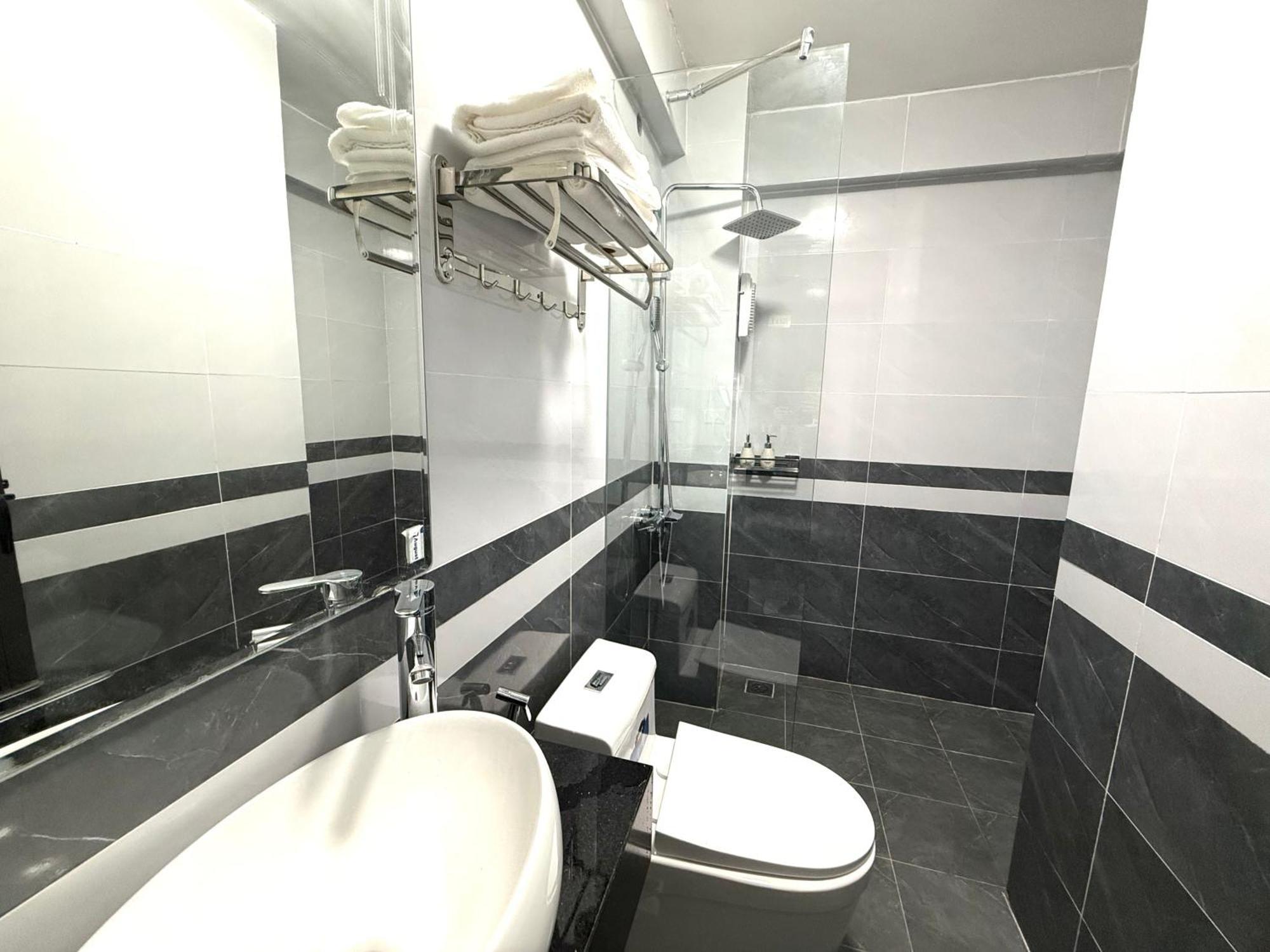 The Queen Hotel & Spa 2 Hanoi Bagian luar foto